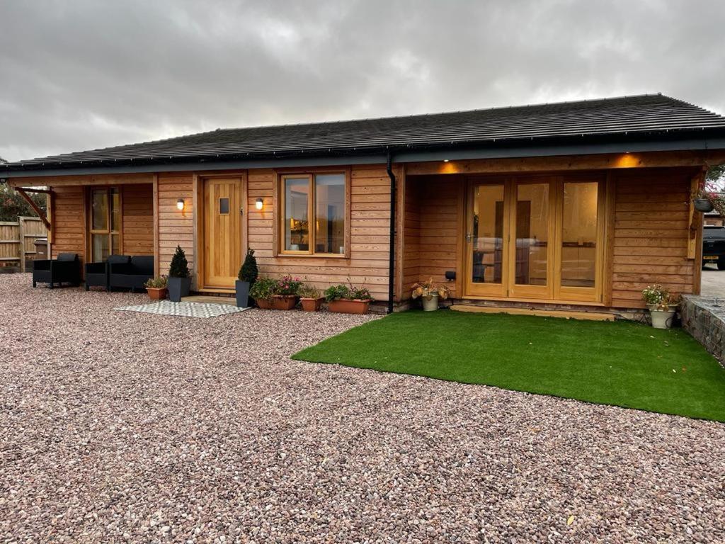 Redstones Cottage Greasby エクステリア 写真